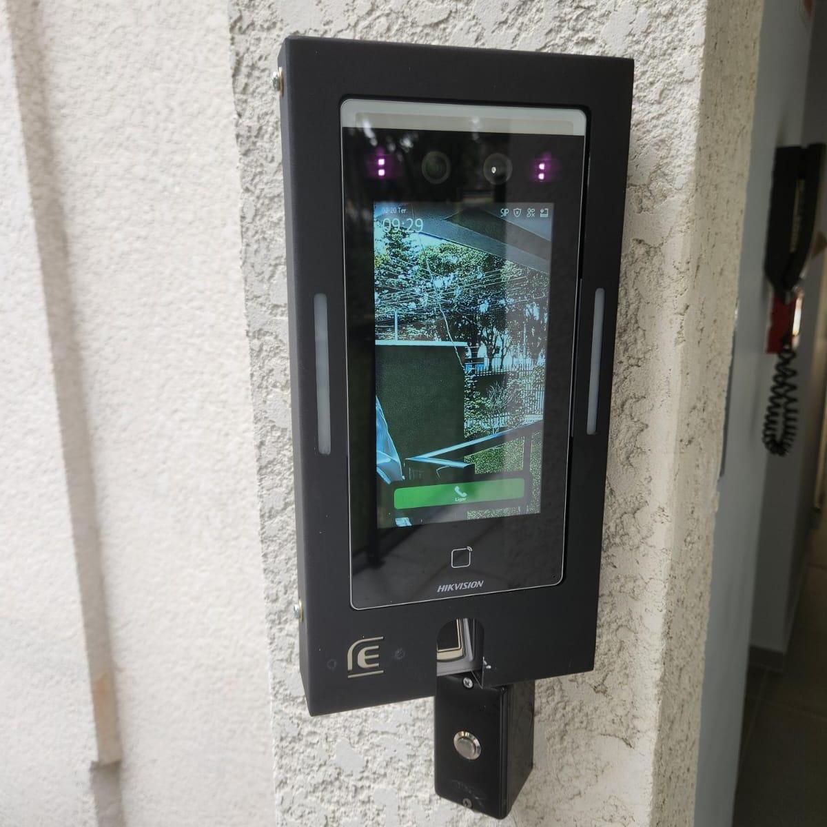 4254620333